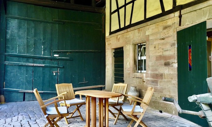Neuried Wohnung | Apartment '6' with Private Terrace and Shared Garden