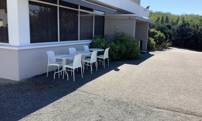 Saint-Paul en Jarez Haus | 3-star hotel in a quiet setting. All rooms are air-conditioned.