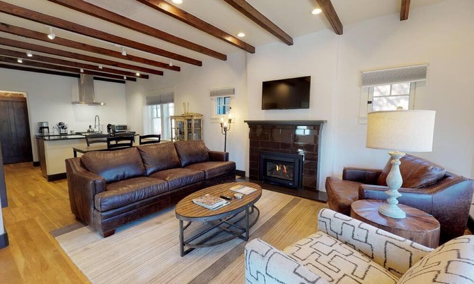 Historic Eastside Haus | Delgado D: One block from Canyon Road!
