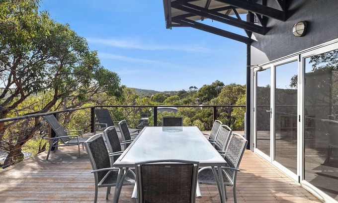 Fairhaven Haus | Orchid Haven - Bushland Retreat for Families and Groups.