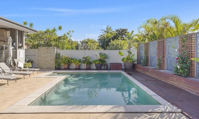 Shelly Beach Haus | SHELLY BEACH HOUSE - FAMILY FRIENDLY WITH POOL, WALK TO BEACH