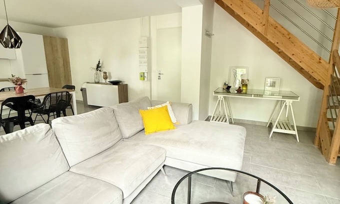 Marsillargues Wohnung | Le Hugo F3 in maison de maître - Charm & conviviality close to town and beaches