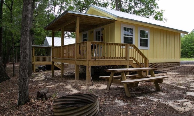 Andalusia Kabine | Comfy cabin located in Andalusia, AL