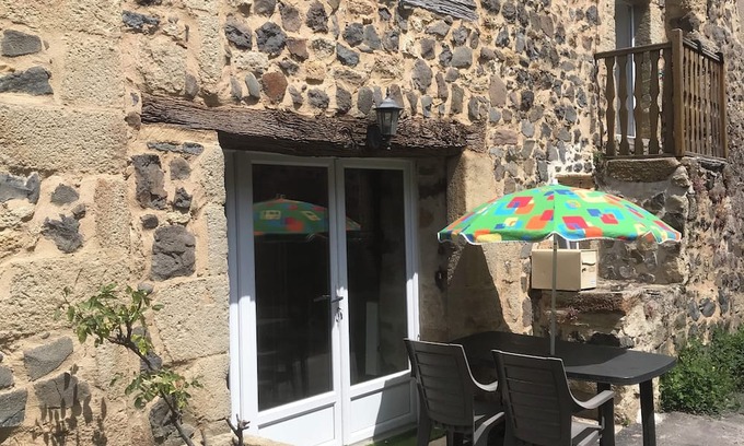 Yronde-et-Buron Haus | Charming rentals in the heart of Auvergne