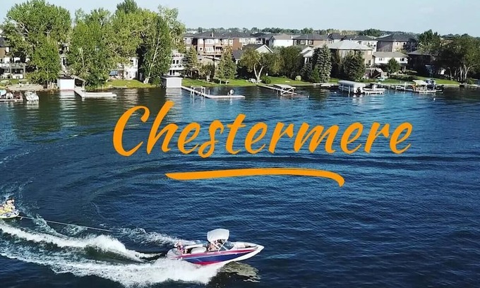 Chestermere Haus | Lake Chestermere /Exsecutive Home, 5BR, Sleep 9 /Golf Course /Near Calgary