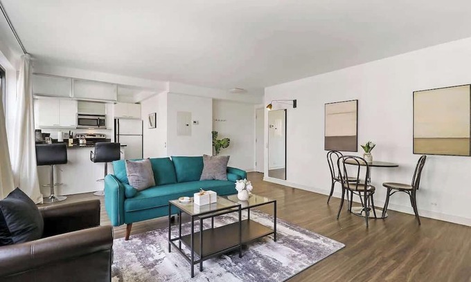 Indian Village Wohnung | Spacious & Modern 2BR Apartment