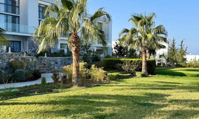 Bahceli Wohnung | 2BR apartment in green complex with pools, gym, spa