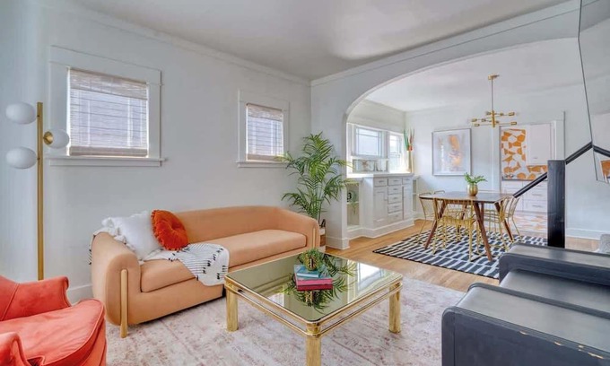 Hosford-Abernethy Wohnung | Warhol Suite ~ Art Deco Apartment ~ 92 WalkScore