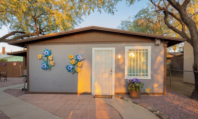 Tucson Hütte | Charming 1-bedroom cottage in a central location with WiFi and private backyard