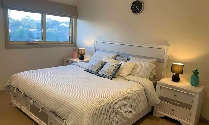 Fawkner Haus | Private 1BR in Fawkner Home with Garden