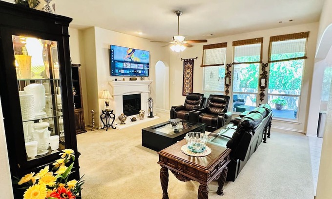Mansfield Haus | Modern Comfort in the Heart of DFW - 3BR Home in Mansfield