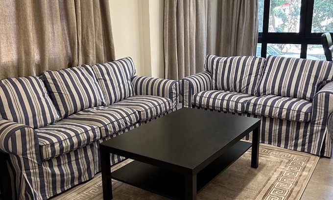 Heliopolis Wohnung | Charming 2-bedroom apartment with WiFi, AC in brilliant Heliopolis