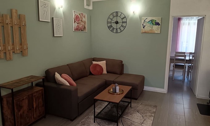 Altavalle Wohnung | Pet friendly vacation apartment with private garden