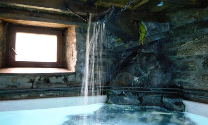 Bargagli Haus | Charming country house with WiFi, heated pool, artwork, barbecue in the garden.