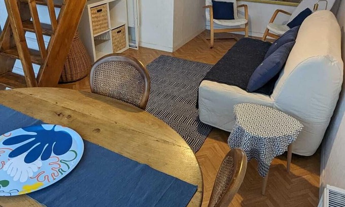 Luc-sur-Mer Wohnung | 2 minutes walk from the beach, F2 in mezannine