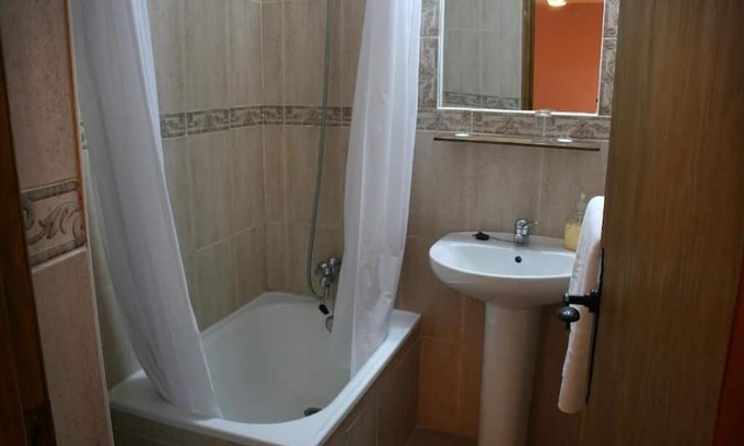 Trujillo Wohnung | DOUBLE ROOM WITH BALCONY IN TRUJILLO'S MAIN SQUARE
