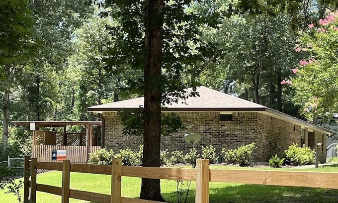 Woodville Haus | Comfortable 3 bdr/2 bath home with WiFi in Woodville