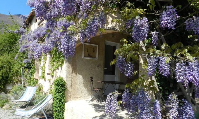 La Robine-sur-Galabre Wohnung | Apartment in Provence in a quiet area with mountai