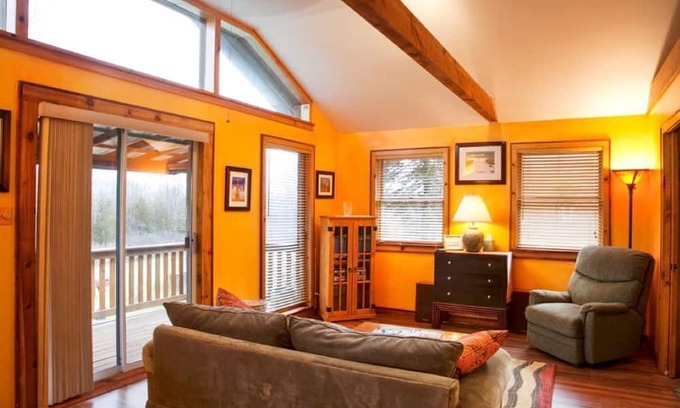 Saugerties Hütte | Charming 1-bedroom cottage with WiFi and AC in Saugerties