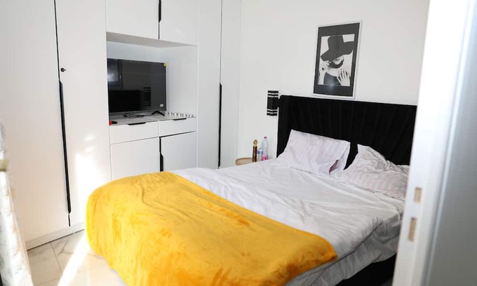 Le Bourget Wohnung | Lux Black&White 15 Min To Paris & CDG
