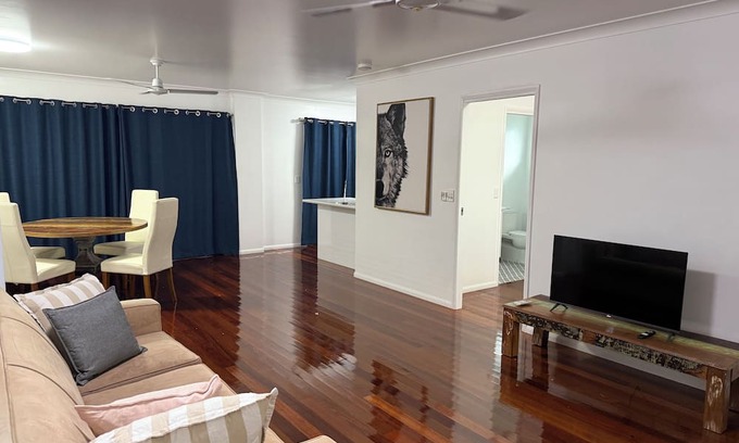 Westcourt Wohnung | Modern & Stylish Stay – Close to Everything in Cairns