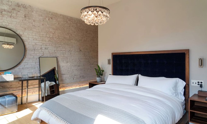 Johnstown Wohnung | Charming Industrial; Chic Guest Studio in Wonderful Johnstown, OH