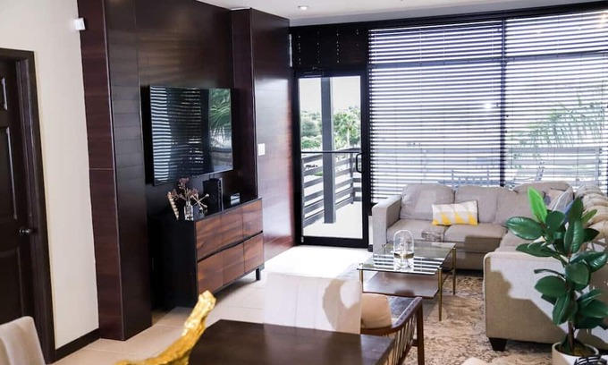 Mission Wohnung | Penthouse with Pool & Jacuzzi