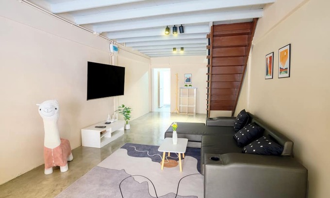 Khlong Ton Sai Haus | Whole Loft House ICONSIAM direct in authentic Street Food Hotspot 24/7Check-in !
