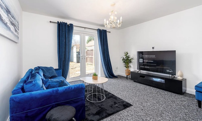Doncaster Haus | 4BDR house/8 guests/Contractor/Work Friendly/Holiday Home