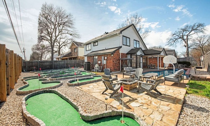 Euless Haus | Spacious 4BR/3BA | Modern Comforts Nr DFW Airport