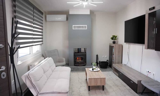Trikala Haus | A quiet house perfect for families with free parking inside the yard.