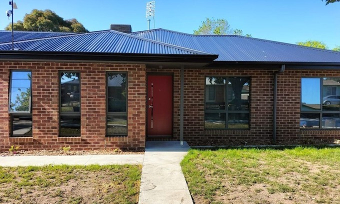 Norlane Haus | Modern Unit close to shops and services, public transport, the waterfront etc