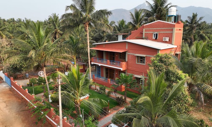 Coimbatore Sonstige | Charming 2-bedroom farmhouse with WiFi, AC in pristine Alanthurai, Coimbatore