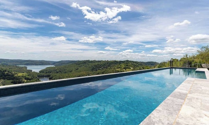Balmoral Ridge Haus | Peaceful Hinterland Haven with Panoramic Views