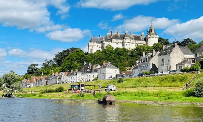 Chaumont-sur-Loire Wohnung | Apartment with splendid view of the Loire and Château de Chaumont sur Loire