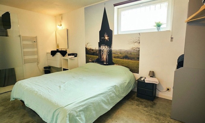 Sclayn Wohnung | Modern Comfort ★ AC, Pellet Stove & Parking ★ 3 Min from Highway