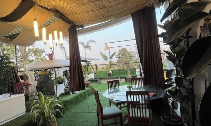 Pune Wohnung | 3Bhk Jacuzzi nest with Reverside