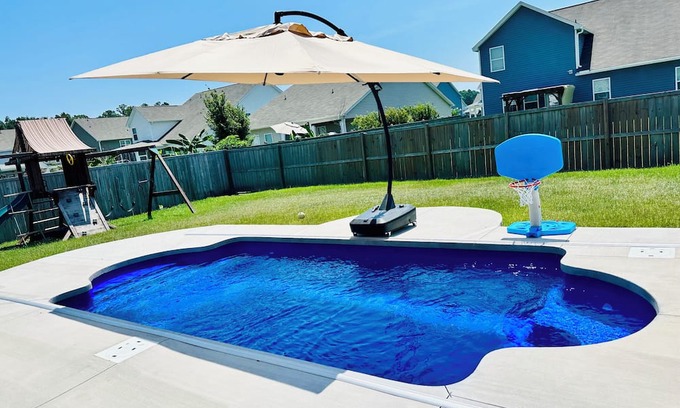 Moncks Corner Haus | Amazing 3-bedroom house in convenient Moncks Corner with private in-ground pool!