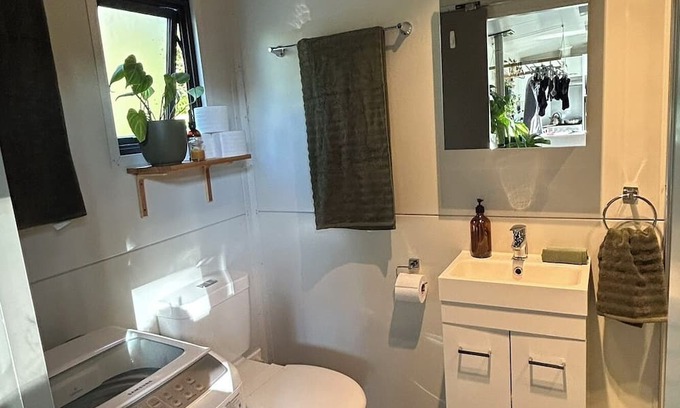 Omanawa Haus | Tiny Home Bush Escape - Omanawa
