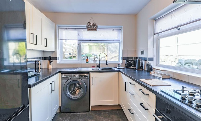 Adamsdown Haus | Ty Mwyn - Gentle House/7 Guest - City Centre in the heart of Cardiff