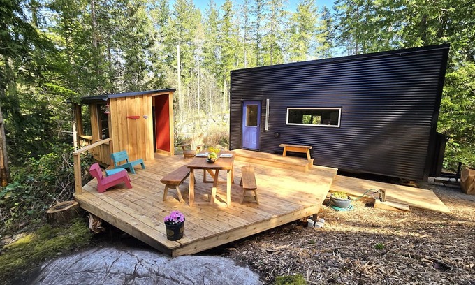 Lund Haus | (NEW) Designer Tiny Home Nestled in Tranquil Forest- Nature Lover's Paradise