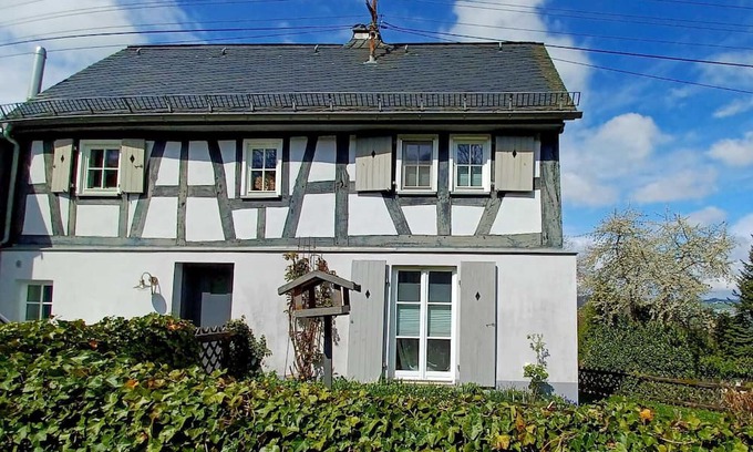 Molsberg Haus | Historic half-timbered house on the edge of the forest with distant views. Quietly situated near Limburg.
