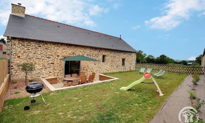 Poce-les-Bois Haus | Le Champ Rosé - POCE LES BOIS