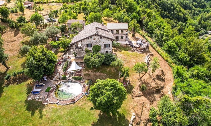 Pontremoli Sonstige | Charming 4-bedroom farmhouse in enchanting Tuscany close to mountains and sea.