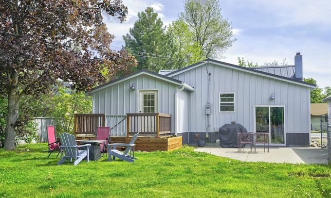 Franklin to the Fort Wohnung | Lovely New Studio WiFi, Fenced Yard, Washer Dryer, Private Parking in Missoula