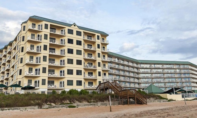 Elrod Estates Resort | Ormond Beach oceanfront view! 2-bedroom resort w/ huge pool deck on the beach!