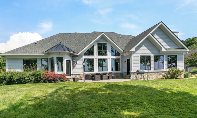 Stevensville Haus | Waterfront Chesapeake mansion - Panoramic Bay view