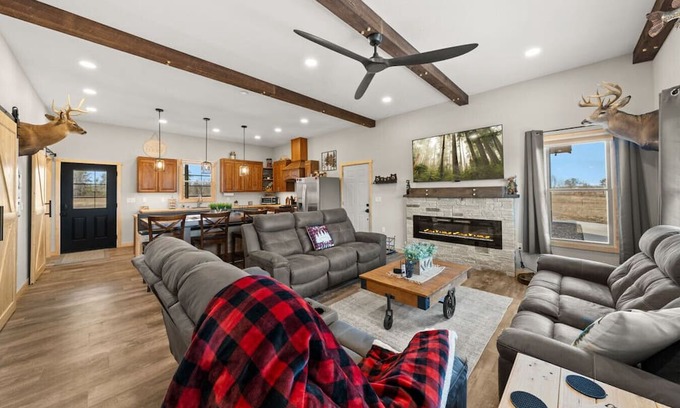 Markville Haus | Hibernation Station - 6BR On the Trails!