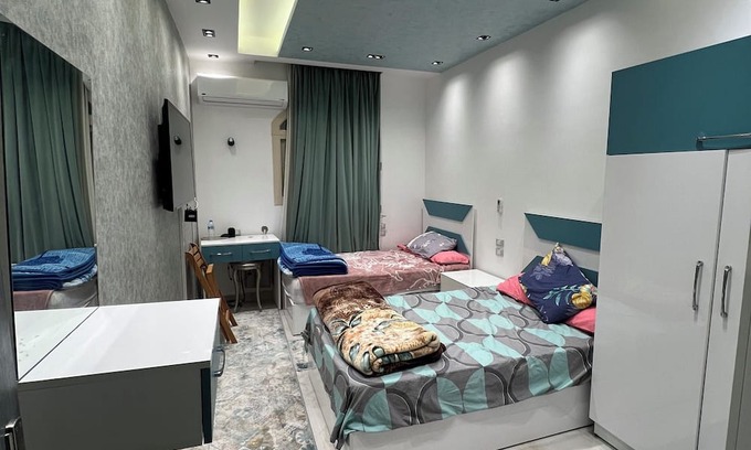 Faisal Haus | Charming 2-bedroom building in Suez Governorate with AC