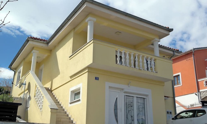 Buzdohanj Wohnung | Comfortable apartment for rent, perfect for up to 4 guests